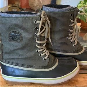 Sorel forest green snow boots
